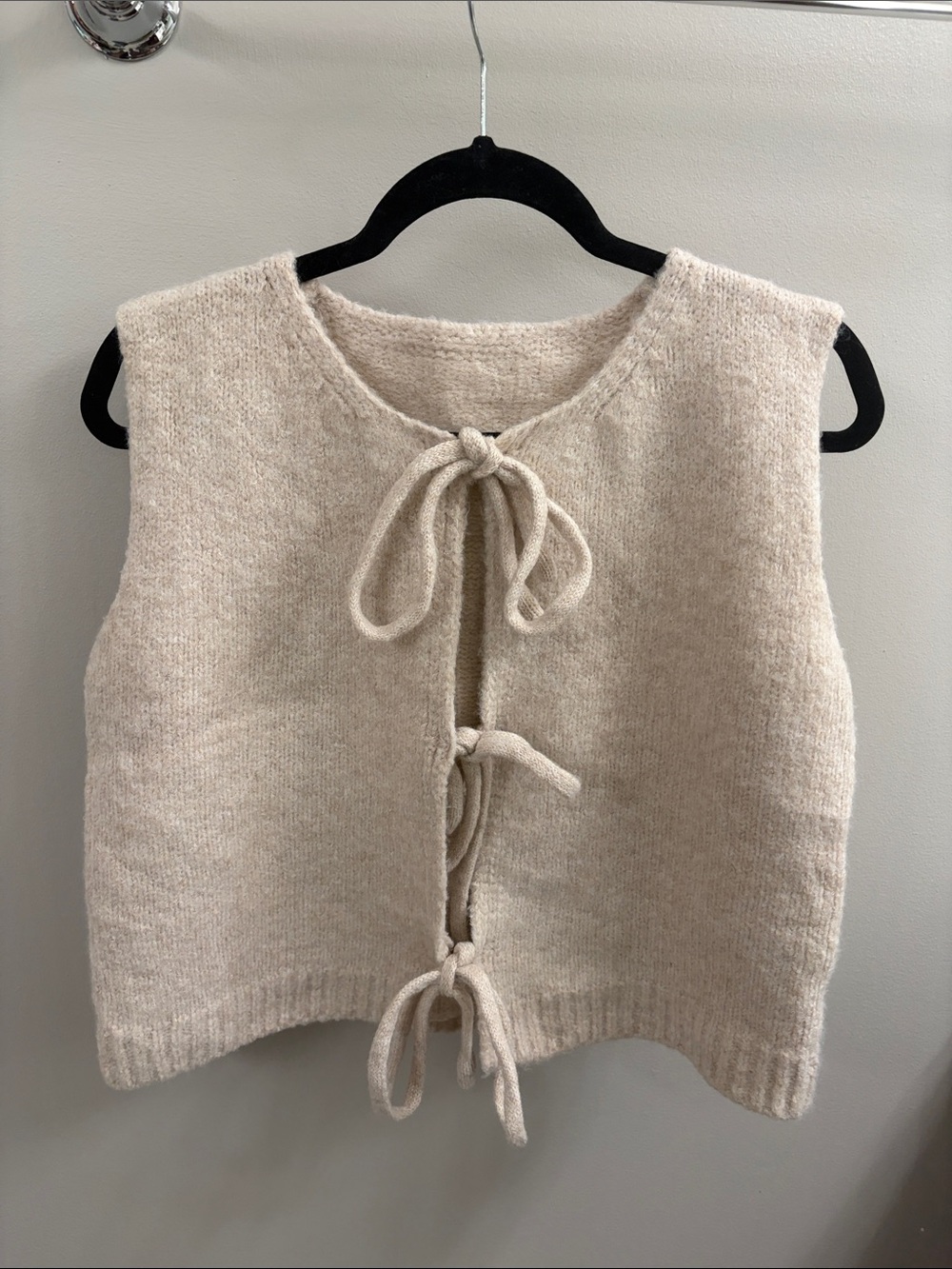 Sleeveless Tie-Front Knit Vest in Cream
